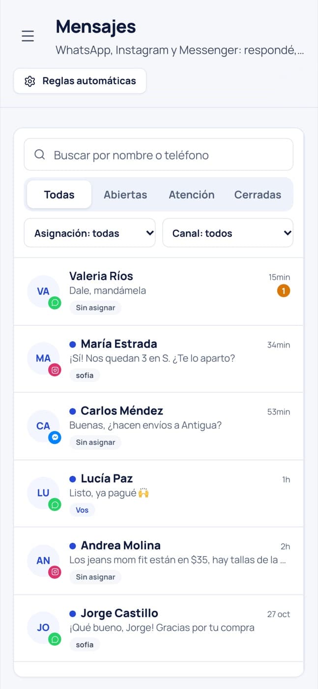 La bandeja en el celular, con chats de los tres canales